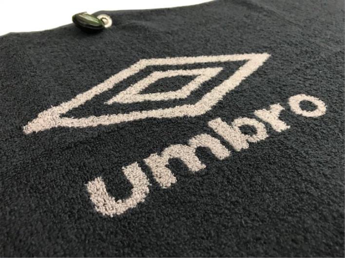 hombres Umbro gris oscuro/piedra toalla de gimnasio con logo accesorios FTXL278