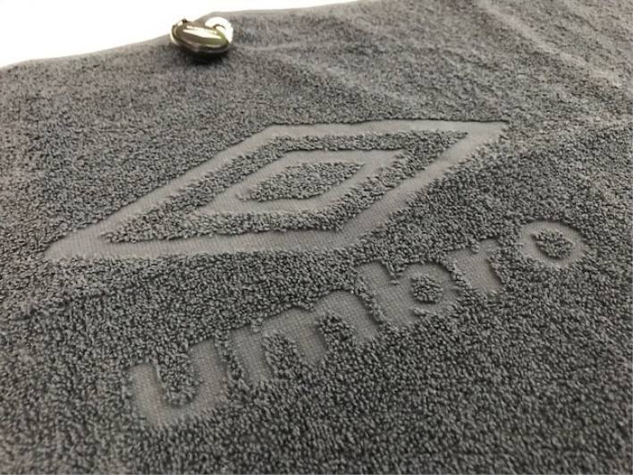 hombres Umbro gris oscuro toalla de gimnasio inteligente accesorios FTXL282